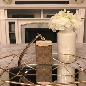 🆕 Coach Lanyard ID in Khaki Rose Gold